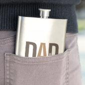 Moderner brauner Personalisierter Vater etabliert Flachmann (Beispiel)