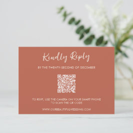 Moderner Burnt Orange QR Code Einfache Hochzeit RSVP Karte