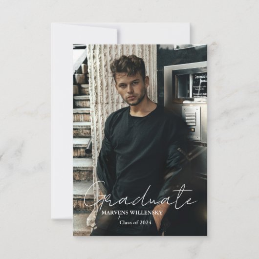 Moderner Calligrafy Graduate Foto Abschluss Einladung (Vorderseite)