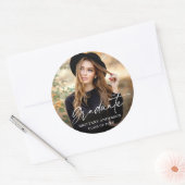 Moderner Calligraphy Ink Script Foto Abschluss Runder Aufkleber (Umschlag)