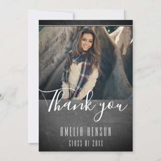 Moderner Chalkboard Graduate Foto Abschluss Dankeskarte (Vorderseite)