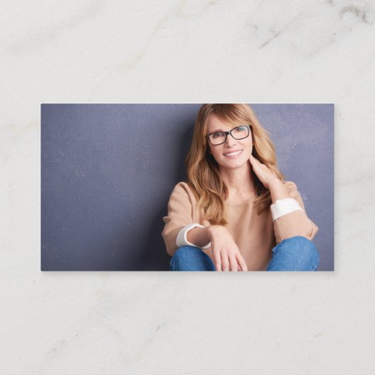 Moderner Chic Berufliche Minimalistische Blumen Ei Visitenkarte (Rückseite)