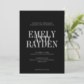 Moderner Chic Black and White QR Code Hochzeit Inv Einladung (Stehend Vorderseite)