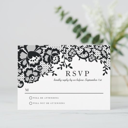 Moderner Chic Black Lace Formal Wedding RSVP (Stehend Vorderseite)