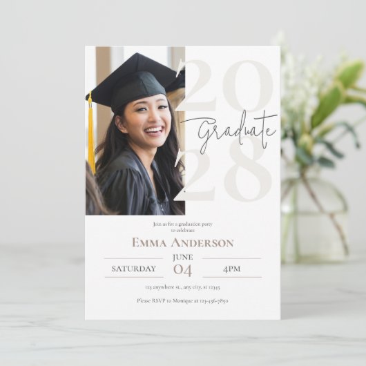 Moderner Chic Foto Abschluss Einladung (Stehend Vorderseite)