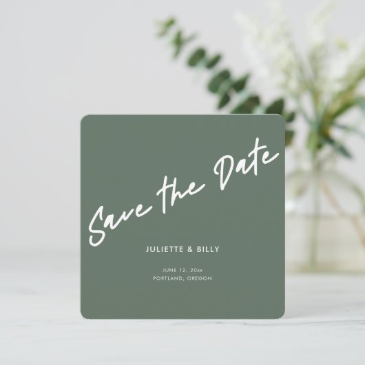 Moderner Chic Script Sage Green Square Save The Date (Stehend Vorderseite)