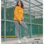 Moderner Chic Stilvolles Schwarz-weißes Harlequin- Leggings<br><div class="desc">Maßgeschneiderte, moderne, coole, schicke, stilvolle, atmungsaktive, handgenähte, geometrische, schwarz-weiße Harlequin-Muster Frauen trainieren sportlich Yoga-Fitnessraum mit Leggings-Hosen, der sich nach Körpergröße ausdehnt, an allen richtigen Stellen umarmt, sich nach dem Waschen zurückprallt und bei wiederholtem Verschleiß ihre Form nicht verliert. Ein tolles Geschenk für Freundin, Braut, Ehefrau, Schwester, Tochter... die ganz besonderen...</div>