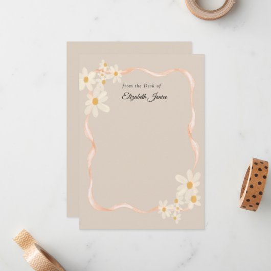 Moderner Daisy Floral Brown Name Mitteilungskarte (Vorderseite/Rückseite Beispiel)