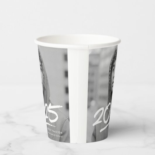 Moderner Dashed 2025 Foto Abschluss Pappbecher (Rechts)