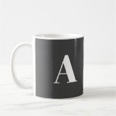 Moderner, dunkelgrauer, individueller Anfangsbuchs Kaffeetasse (Links)