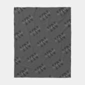 Moderner, dunkelgrauer Mit Monogramm Name/anderer  Fleecedecke (Vorderseite)