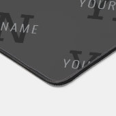 Moderner, dunkelgrauer Mit Monogramm Name/anderer  Schreibtischunterlage (Ecke)