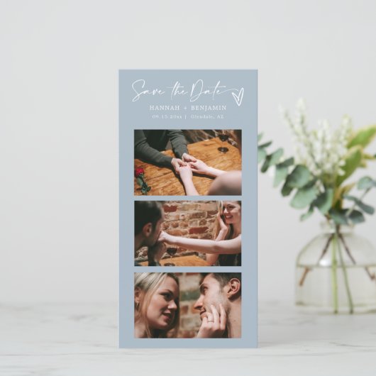 Moderner Dusty Blue Boho Foto Booth Strip QR Code Save The Date (Stehend Vorderseite)