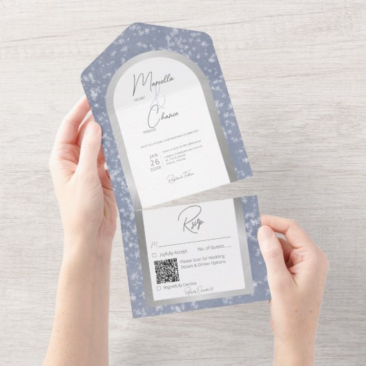 Moderner Dusty Blue & Snow Silver Foil QR Code All In One Einladung (Abreißen)