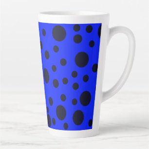 Moderner einfacher schwarzer Polka-Punkt auf blaue Milchtasse