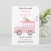 Moderner Eiscreme-LKW Hier ist der SchottenGeburts Einladung (Stehend Vorderseite)