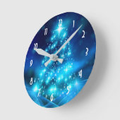 Moderner Electric Blue Christmas Tree mit Licht Runde Wanduhr (Winkel)