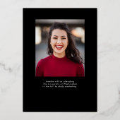 Moderner Eleganter einfacher Typ Zwei Foto Abschlu Folieneinladung (Rückseite)