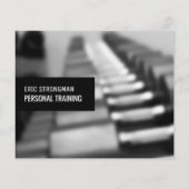 Moderner, eleganter Fitnessraum inspiriert Flyer (Hinten)