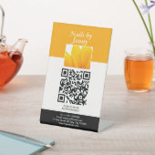 Moderner eleganter Orange White Floral Nail Salon Sockelschild (In SItu)