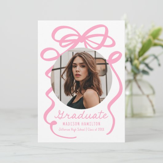 Moderner Eleganter Rosa Bow 2 Foto Abschluss Ankündigung (Stehend Vorderseite)