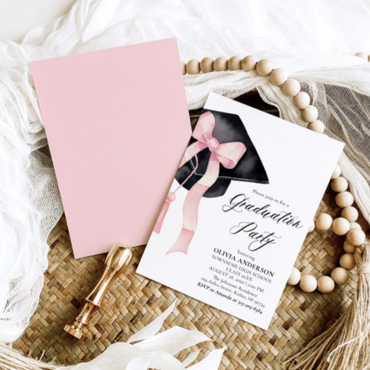 Moderner eleganter rosa Bow Graduation Cap Abschlu Einladung
