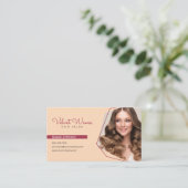 Moderner Eleganter Roter Haar Stylist Makeup QR Co Visitenkarte (Stehend Vorderseite)