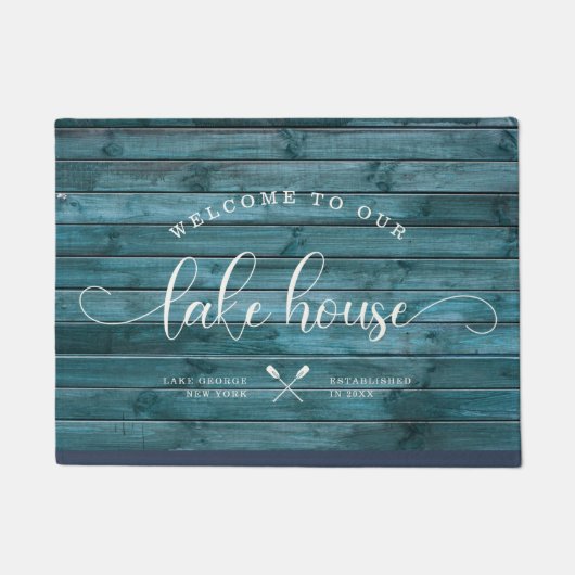 Moderner Empfang in unserem Lake House Skript Cust Fußmatte (Vorderseite)
