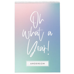 Moderner, farbenfroher pastellfarbener Regenbogen- Kalender