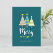 Moderner, farbenfroher Weihnachtsbaum Feiertagskarte (Stehend Vorderseite)