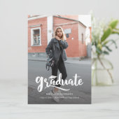 Moderner, feiner Script Graduate Foto Abschluss Ankündigung (Stehend Vorderseite)