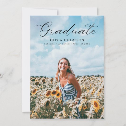 Moderner Feminine Script Foto Abschluss Einladung (Vorderseite)