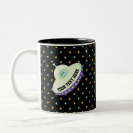 Moderner fliegender Teller & Sterne auf Schwarz Zweifarbige Tasse