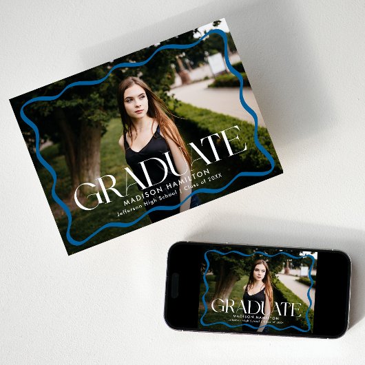 Moderner Foto-Abschluss für Green Wavy Frame Gradu Ankündigung