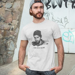 Moderner Foto-Effekt T-Shirt<br><div class="desc">Dieses vereinfachend geätzte Effekt-Foto mit einem geätzten Foto-Effekt mit der Option, Text hinzuzufügen, wird das perfekte Geschenk für jede Gelegenheit, Beerdigung, lustige Hobbyveranstaltung, Hochzeit, Geburtstag, Vatertag, Weihnachten und Valentinstag. Der Stil, die Größe und die Farbe des Schriftartes können nach der Personalisierung geändert werden, indem Sie auf den entsprechenden Link klicken....</div>