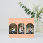 Moderner Foto QR-Code für Peach Arch Save the Date Postkarte (Stehend Vorderseite)