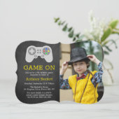 Moderner Gamer jedes Alters Geburtstags Foto Einladung (Stehend Vorderseite)