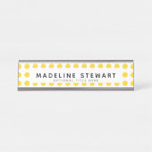 Moderner Gelber Polka Dot Personalisiert Beruflich Schreibtischnamensplakette (Vorderseite )