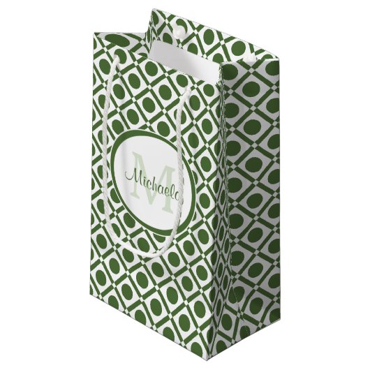 Moderner geometrischer Mit Monogramm Name Grün und Kleine Geschenktüte (Vorderseite Schrägansicht)