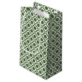Moderner geometrischer Mit Monogramm Name Grün und Kleine Geschenktüte (Rückseite Schrägansicht)