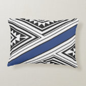 Moderner geometrischer Schwarz-Blau-Akzent Dekokissen (Rückseite)