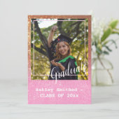 Moderner Glitzer Sparkle Foto Abschluss Rosa Einladung (Stehend Vorderseite)