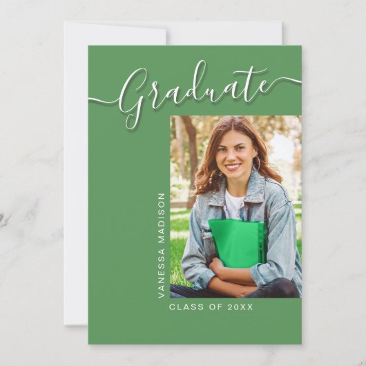 Moderner Grad | Green 1 Foto Elegantes Script Ankündigung (Vorderseite)