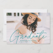Moderner Graduate Aquamarin Script Foto Abschluss Ankündigung (Vorderseite)