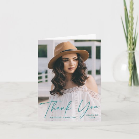 Moderner Graduate Aquamarin Script Foto Abschluss Dankeskarte (Vorderseite)