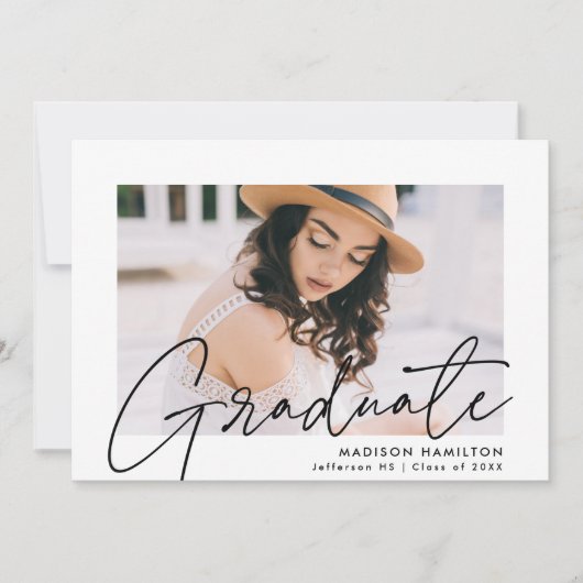 Moderner Graduate Black Script Foto Abschluss Ankündigung (Vorderseite)