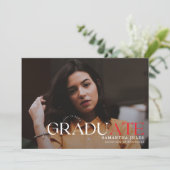 Moderner Graduate Foto Abschluss Einladung (Stehend Vorderseite)