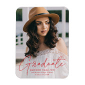 Moderner Graduate Red Script Foto Abschluss Magnet (Vertikal)