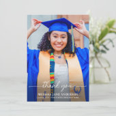Moderner Graduate Simple Custom Foto Abschluss Dankeskarte (Stehend Vorderseite)