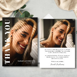 Moderner Graduiertenrücken und weißer Foto Abschlu Dankeskarte